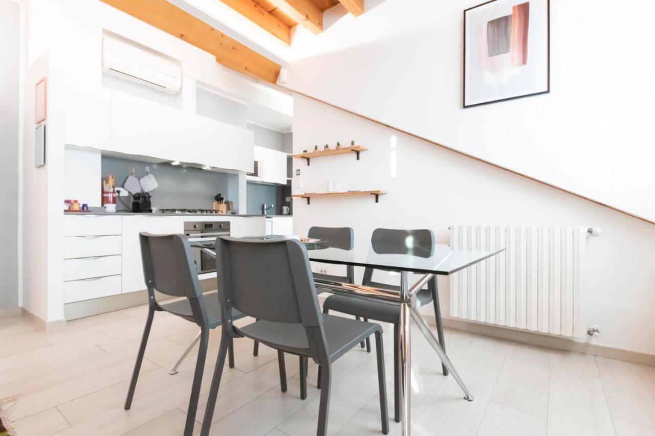 Apartmán Mansarda Cola Milán Exteriér fotografie