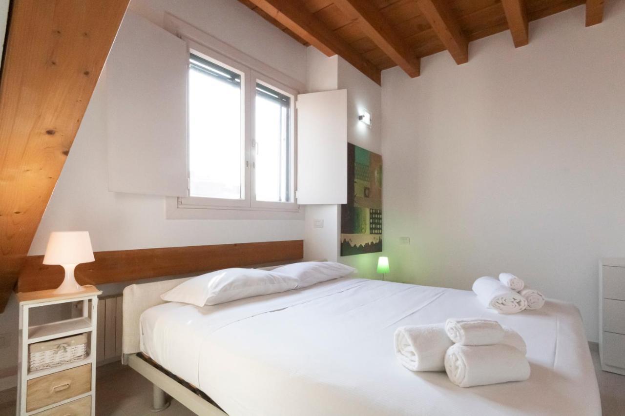 Apartmán Mansarda Cola Milán Exteriér fotografie