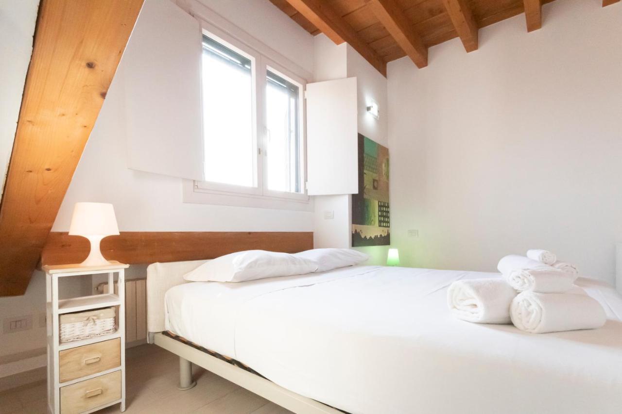 Apartmán Mansarda Cola Milán Exteriér fotografie